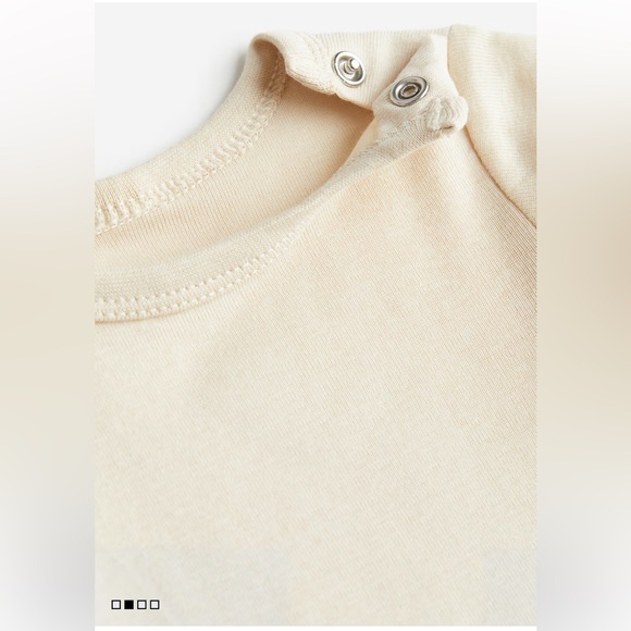 HM. Toddler boy two piece. Top and shorts. Size 2T. EUC - Picture 2 of 6